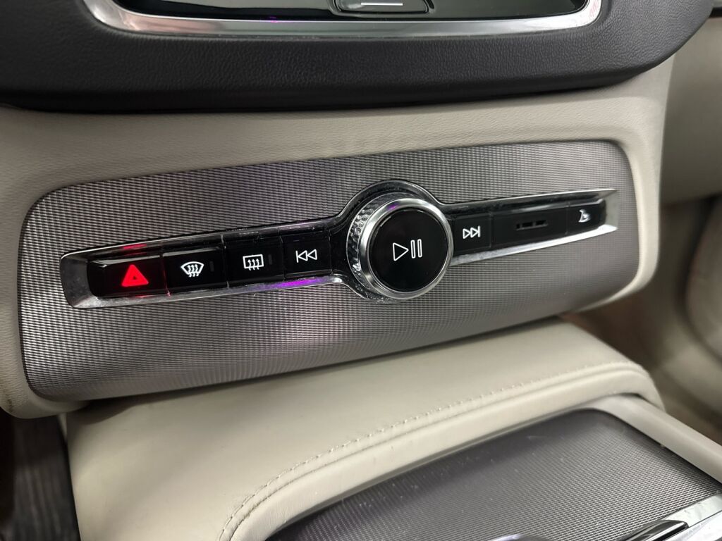 Volvo XC90 2016 Valkoinen