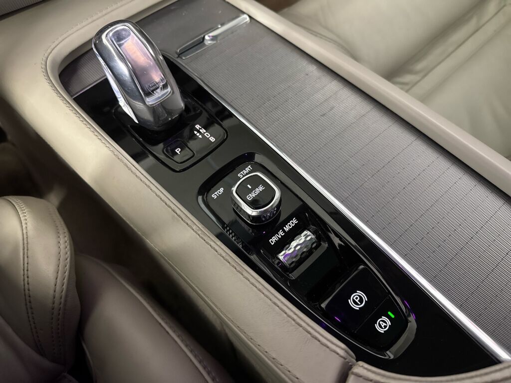 Volvo XC90 2016 Valkoinen