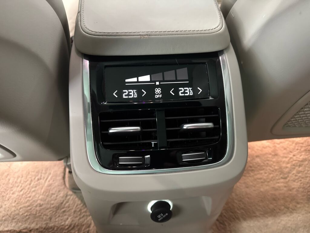 Volvo XC90 2016 Valkoinen