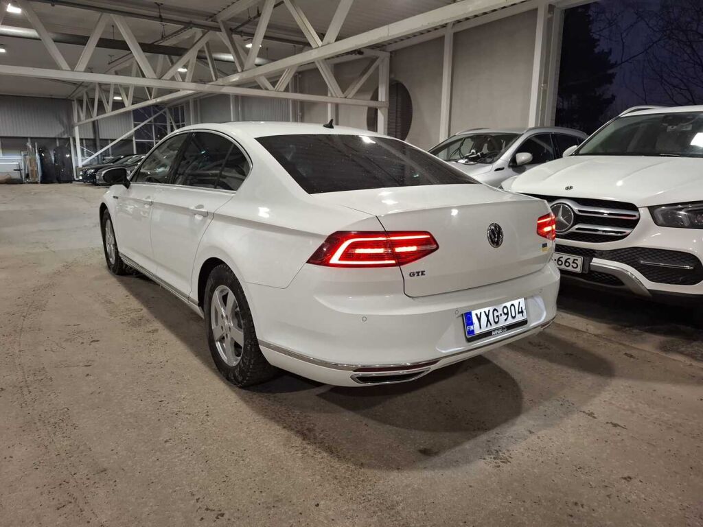Volkswagen Passat 2018 Valkoinen