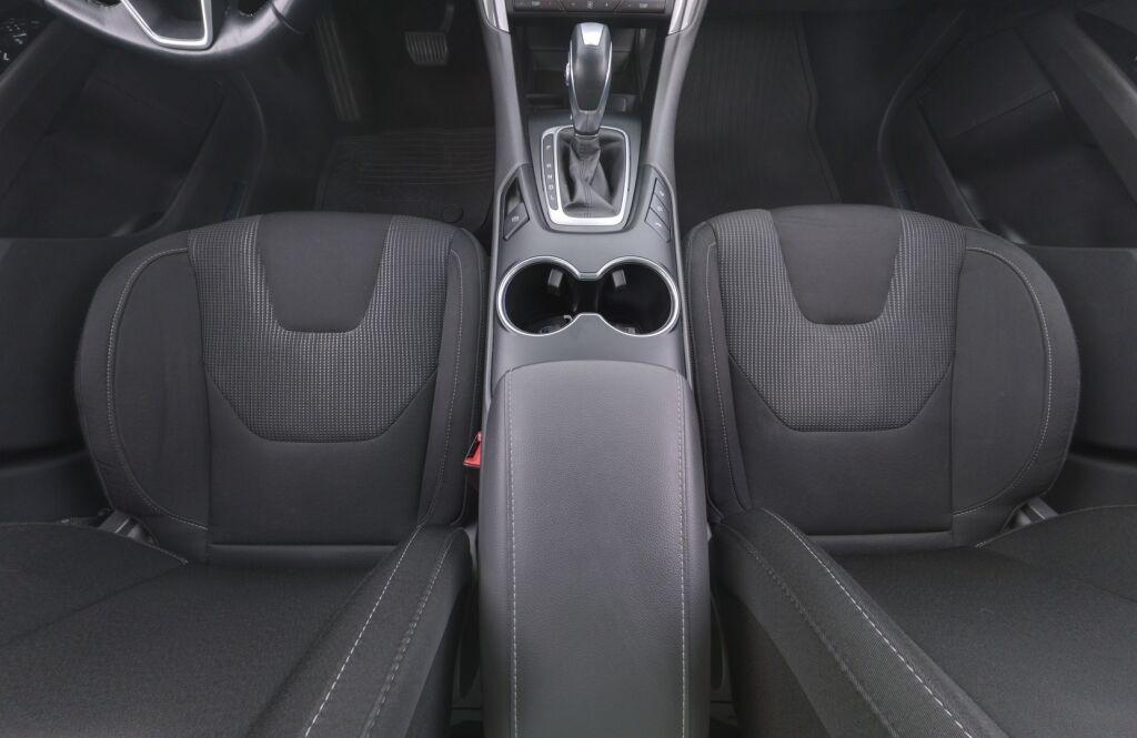 Ford Mondeo 2020 Punainen