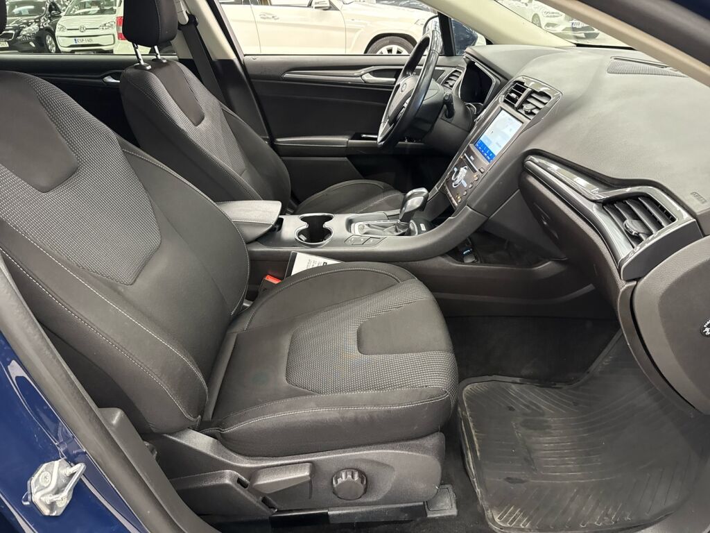 Ford Mondeo 2020 Sininen