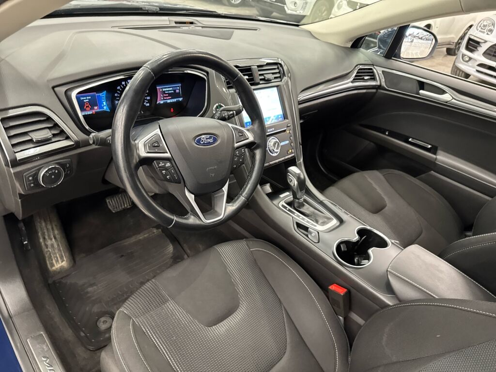 Ford Mondeo 2020 Sininen