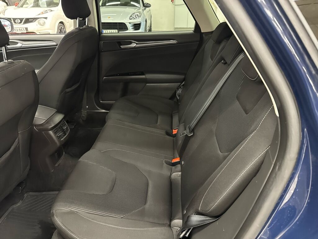 Ford Mondeo 2020 Sininen