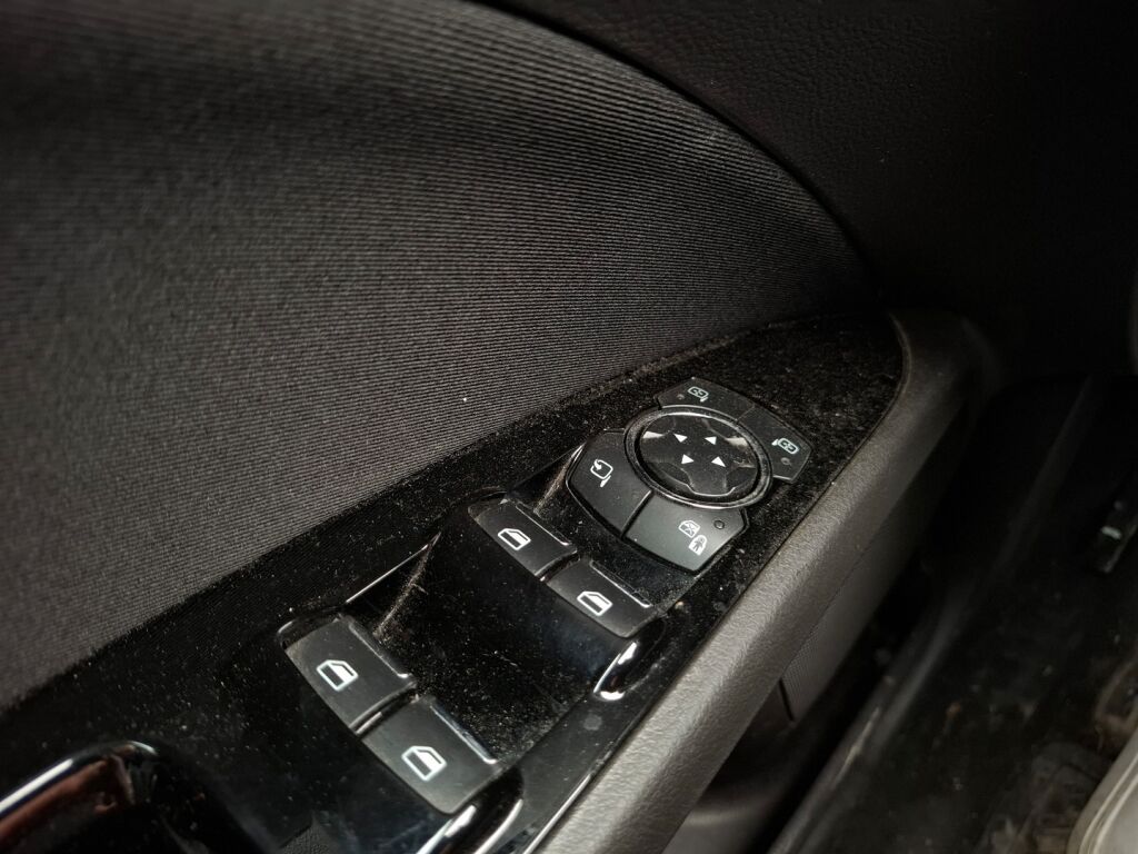 Ford Mondeo 2020 Sininen