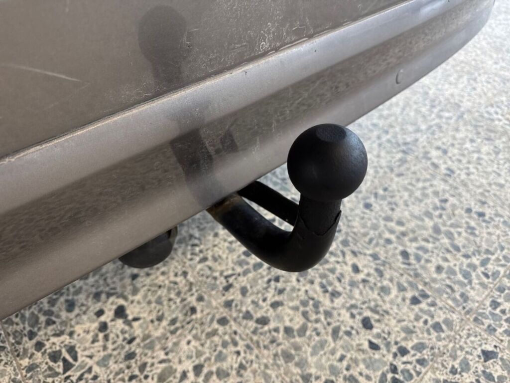 Volvo V70 2010 Harmaa