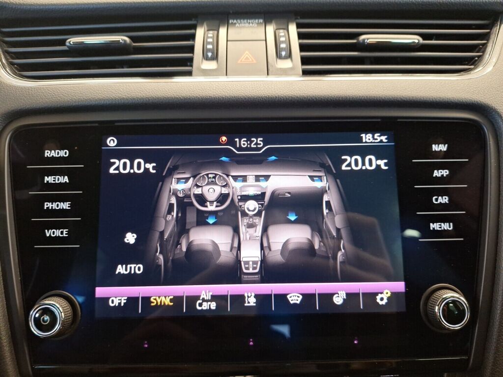 Skoda Octavia 2020 Valkoinen