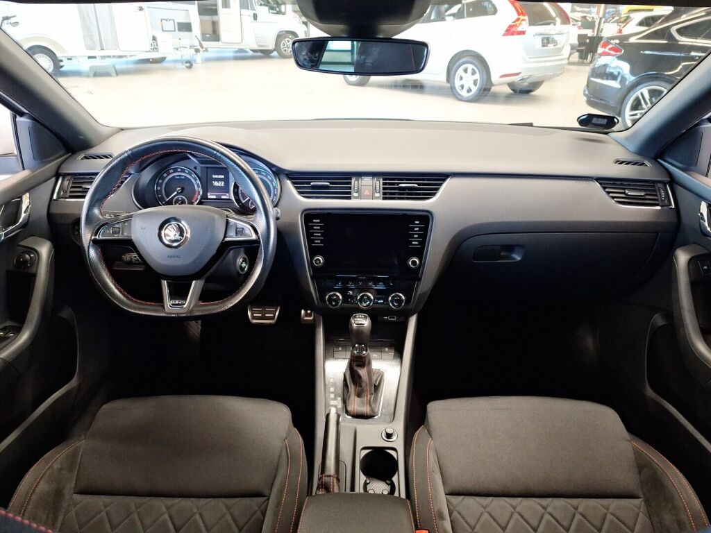 Skoda Octavia 2020 Valkoinen