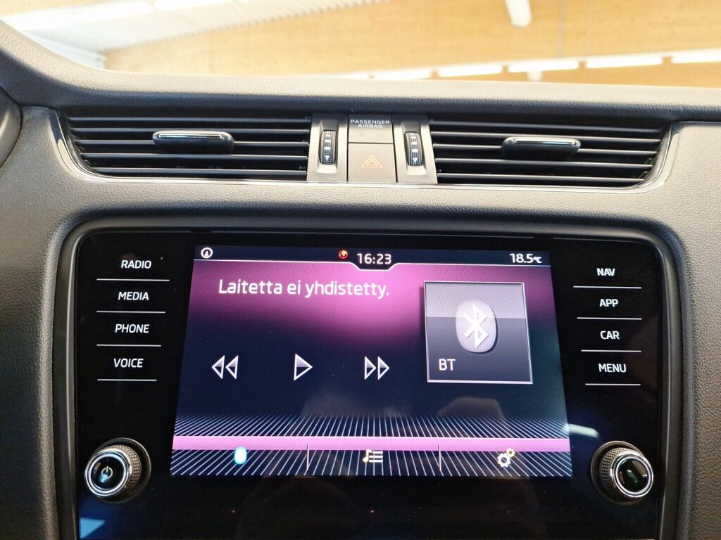 Skoda Octavia 2020 Valkoinen