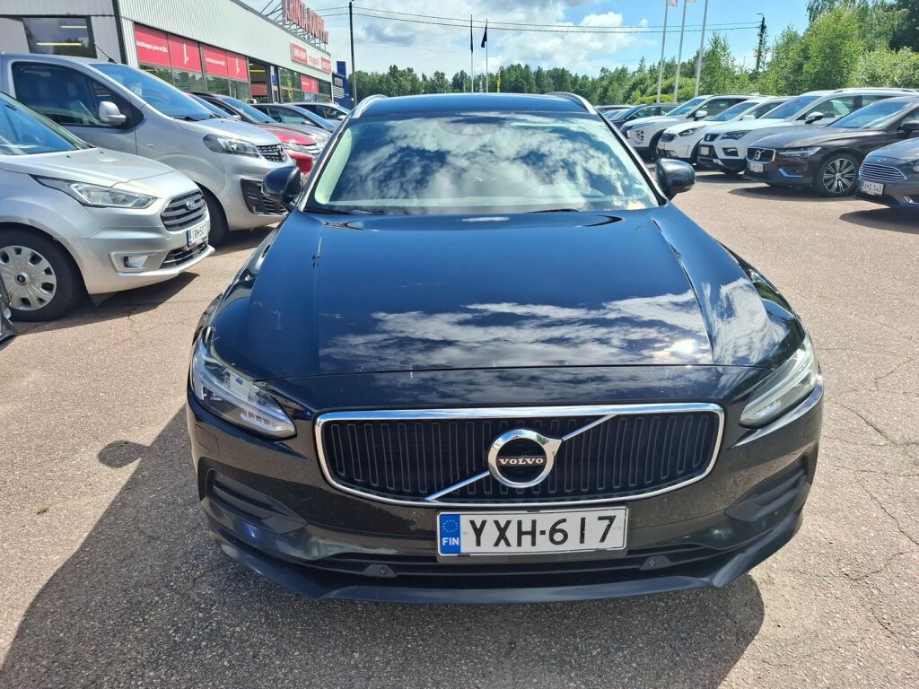 Volvo V90 2021 Musta