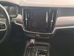 Volvo V90 2021 Musta