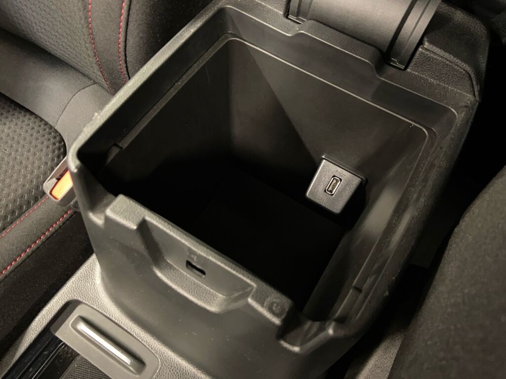 Ford Focus 2020 Musta