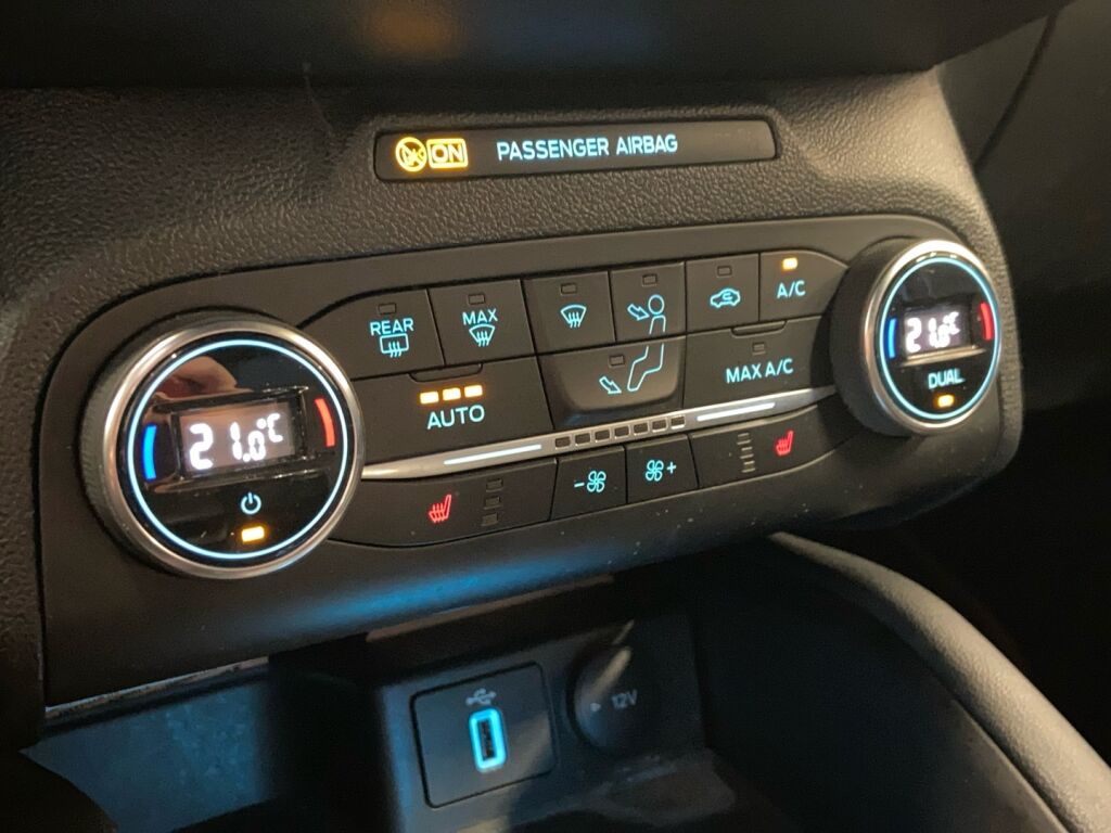 Ford Focus 2020 Musta