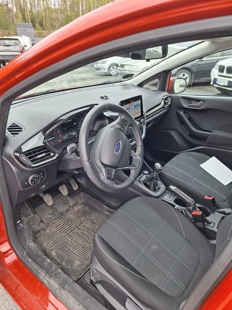 Ford Fiesta 2020 Punainen