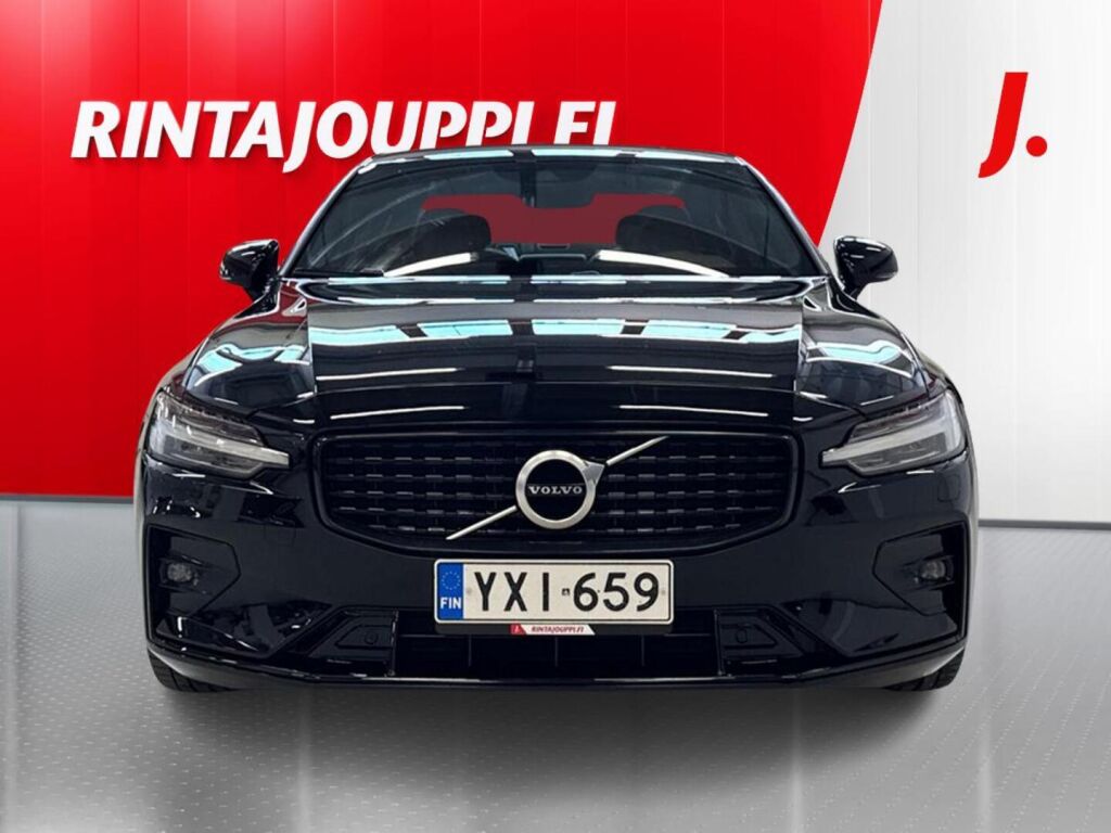 Volvo S60 2020 Musta
