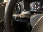 Volvo S60 2020 Musta