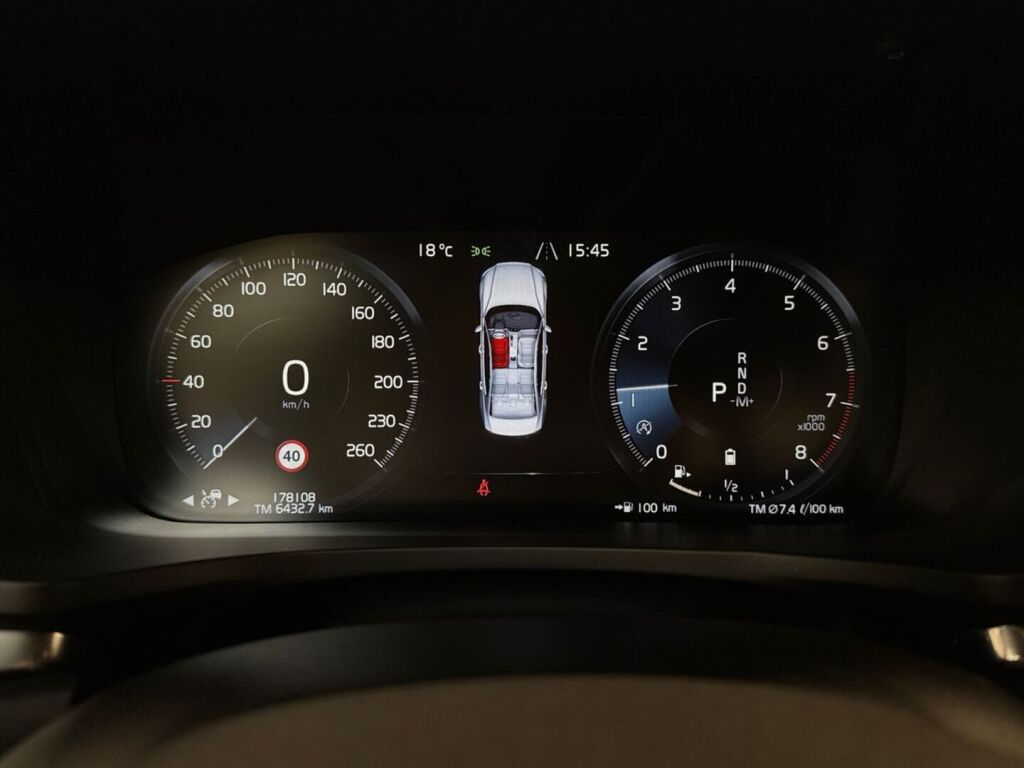 Volvo S60 2020 Musta