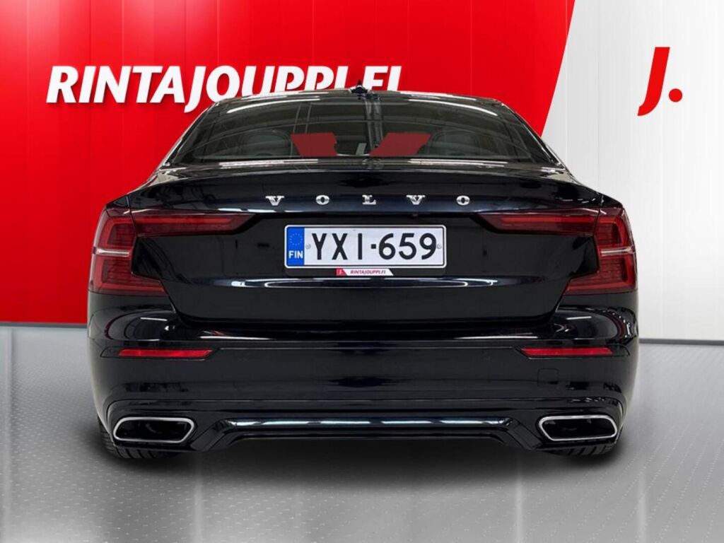 Volvo S60 2020 Musta