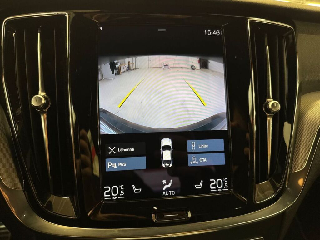 Volvo S60 2020 Musta
