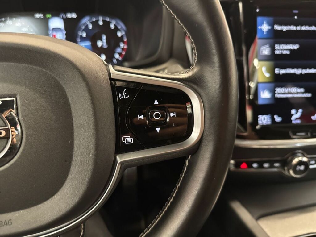 Volvo S60 2020 Musta