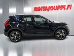 Volvo XC40 2021 Musta