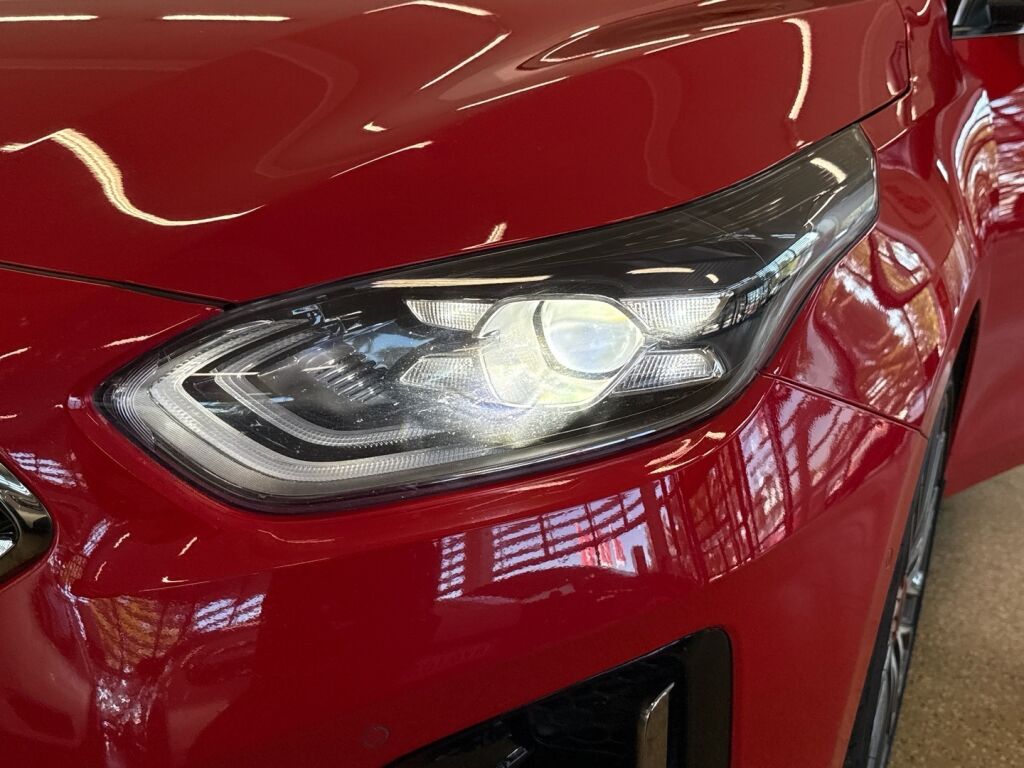 Kia ProCeed 2021 Punainen