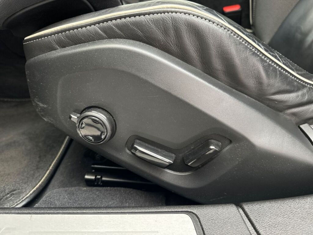 Volvo S60 2020 Musta