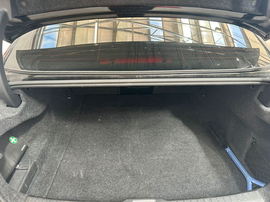 Volvo S60 2020 Musta