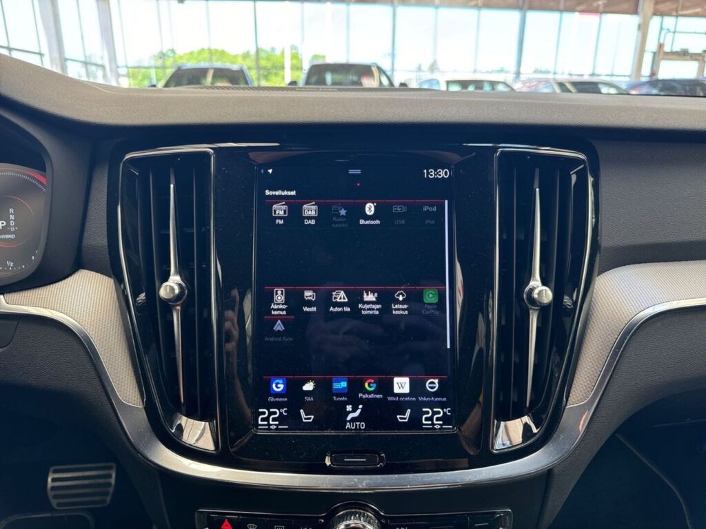 Volvo S60 2020 Musta