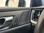 Volvo S60 2020 Musta