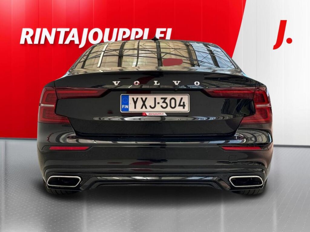 Volvo S60 2020 Musta