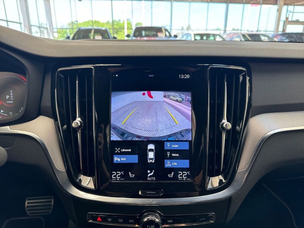 Volvo S60 2020 Musta