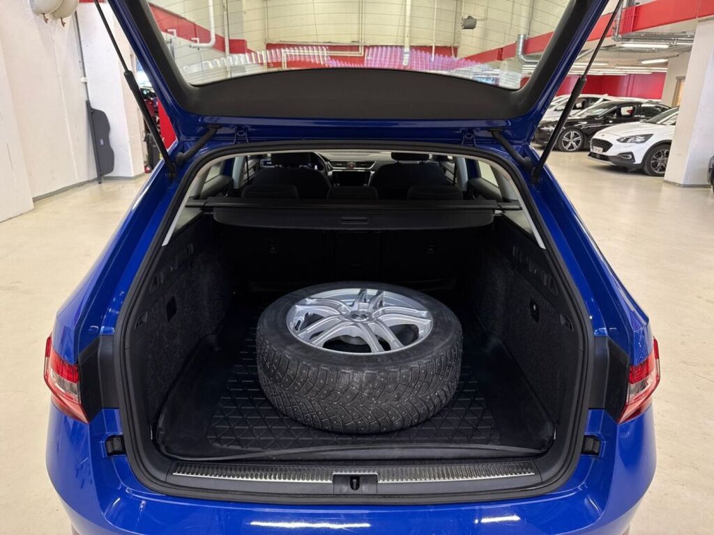 Skoda Superb 2020 Sininen