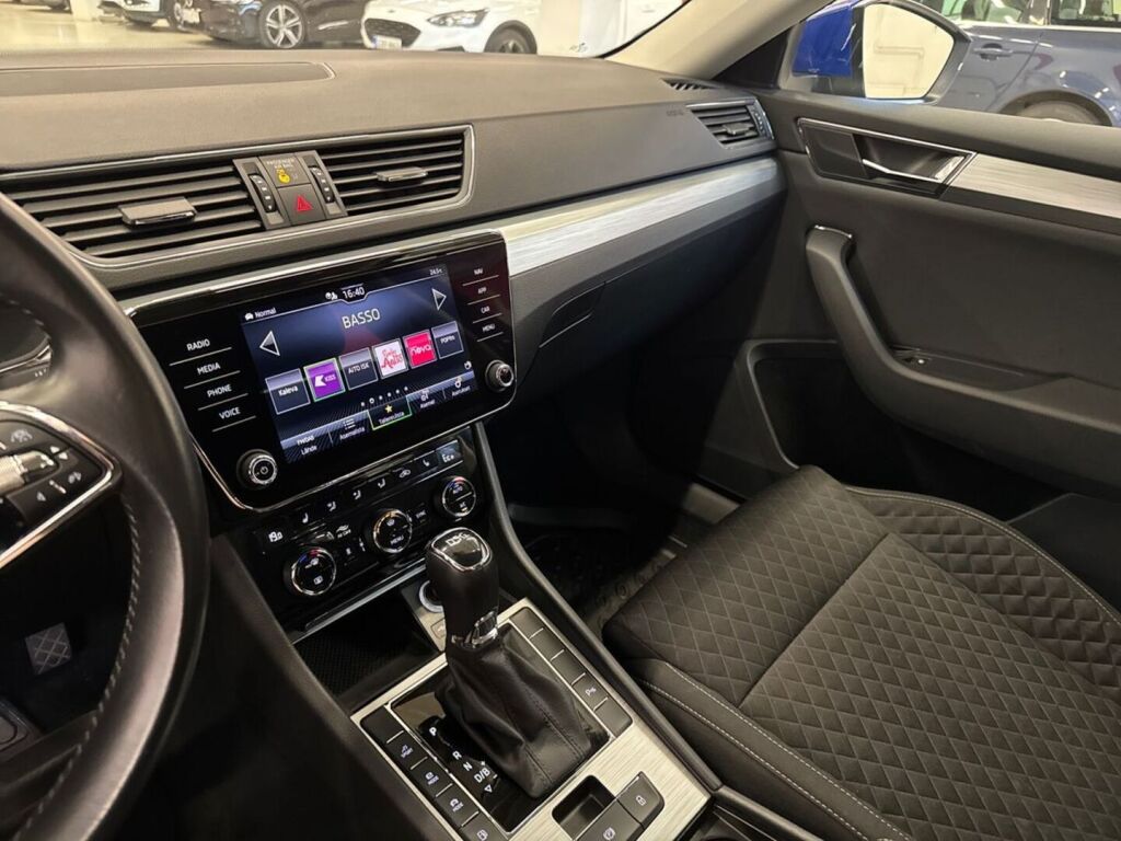 Skoda Superb 2020 Sininen