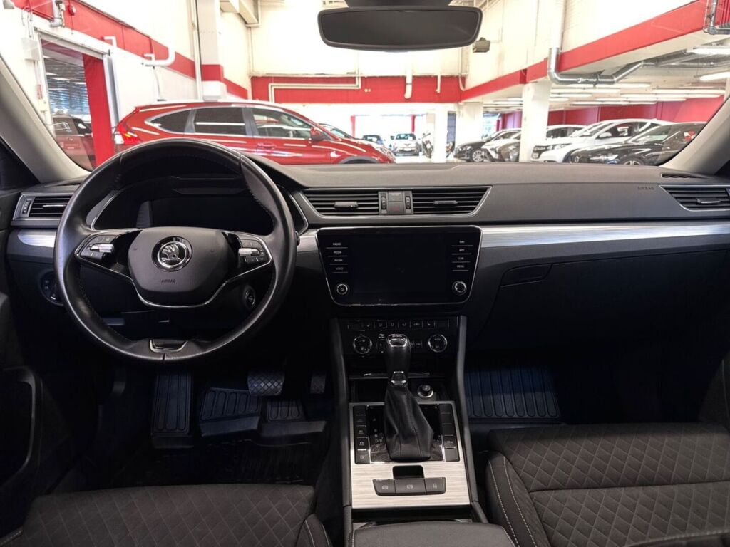 Skoda Superb 2020 Sininen