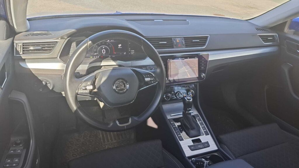 Skoda Superb 2020 Sininen