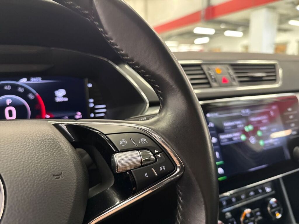 Skoda Superb 2020 Sininen