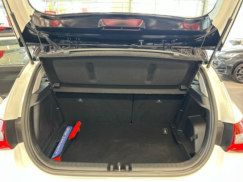 Hyundai i20 Hatchback 2022 Valkoinen