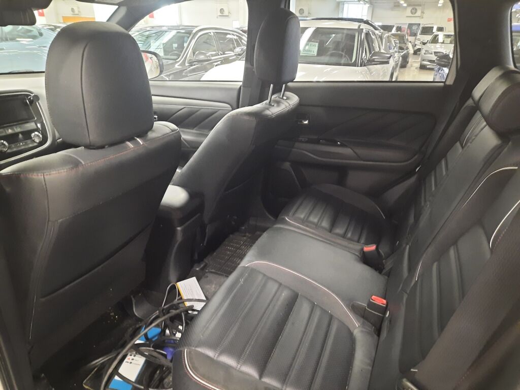 Mitsubishi Outlander PHEV 2018 Valkoinen