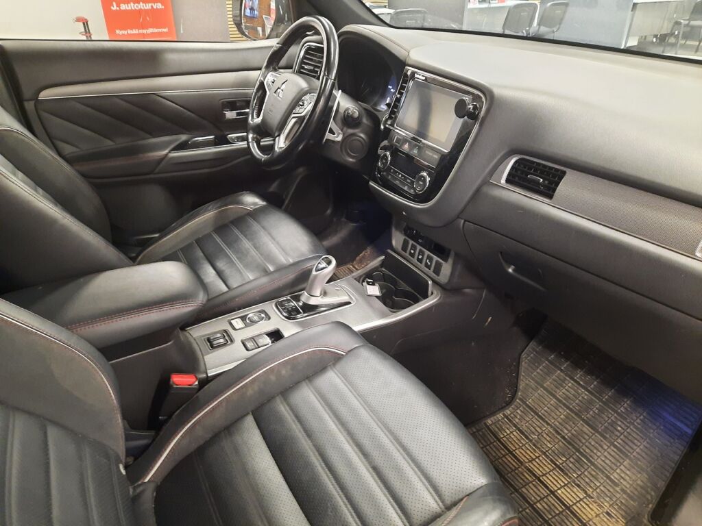 Mitsubishi Outlander PHEV 2018 Valkoinen