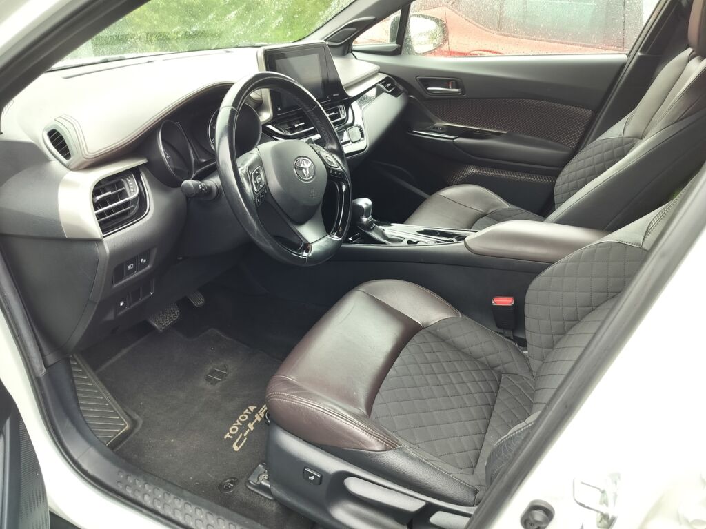 Toyota C-HR 2017 Valkoinen