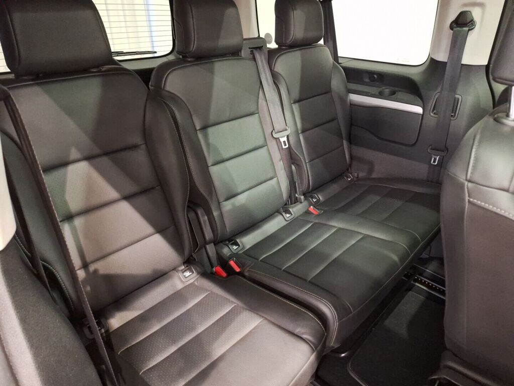 Peugeot e-Traveller 2021 Valkoinen