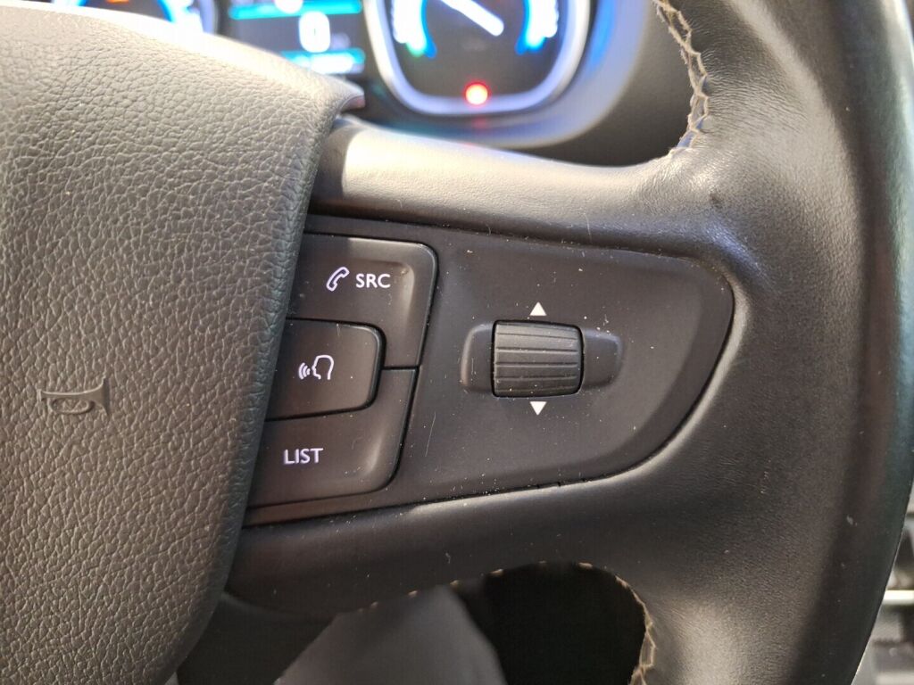 Peugeot e-Traveller 2021 Valkoinen