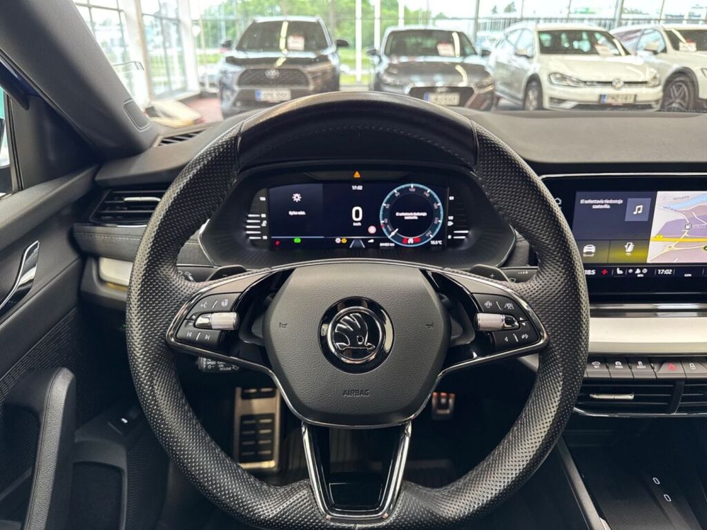 Skoda Octavia 2021 Sininen metalli / Race Blue