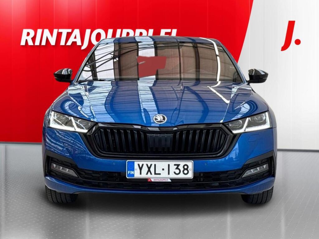 Skoda Octavia 2021 Sininen metalli / Race Blue
