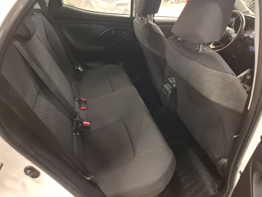 Toyota Yaris 2021 Valkoinen