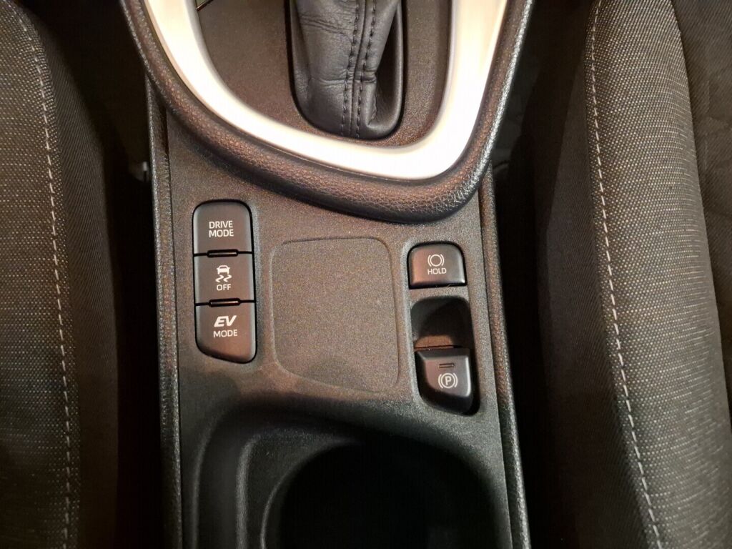 Toyota Yaris 2021 Valkoinen