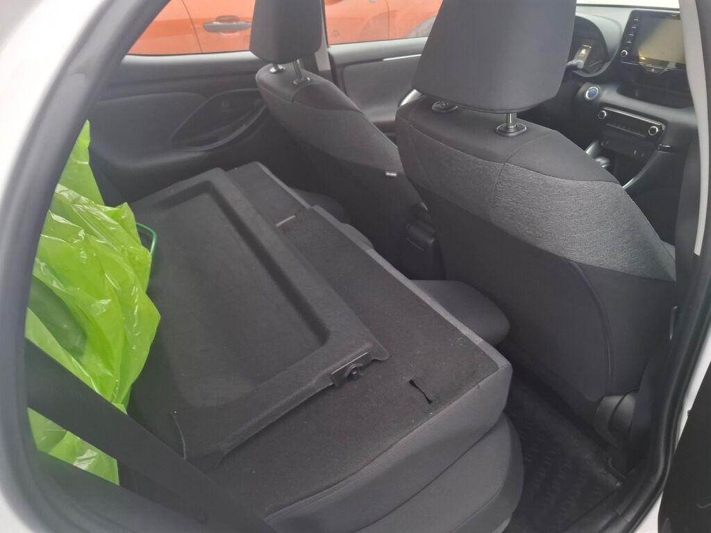 Toyota Yaris 2021 Valkoinen