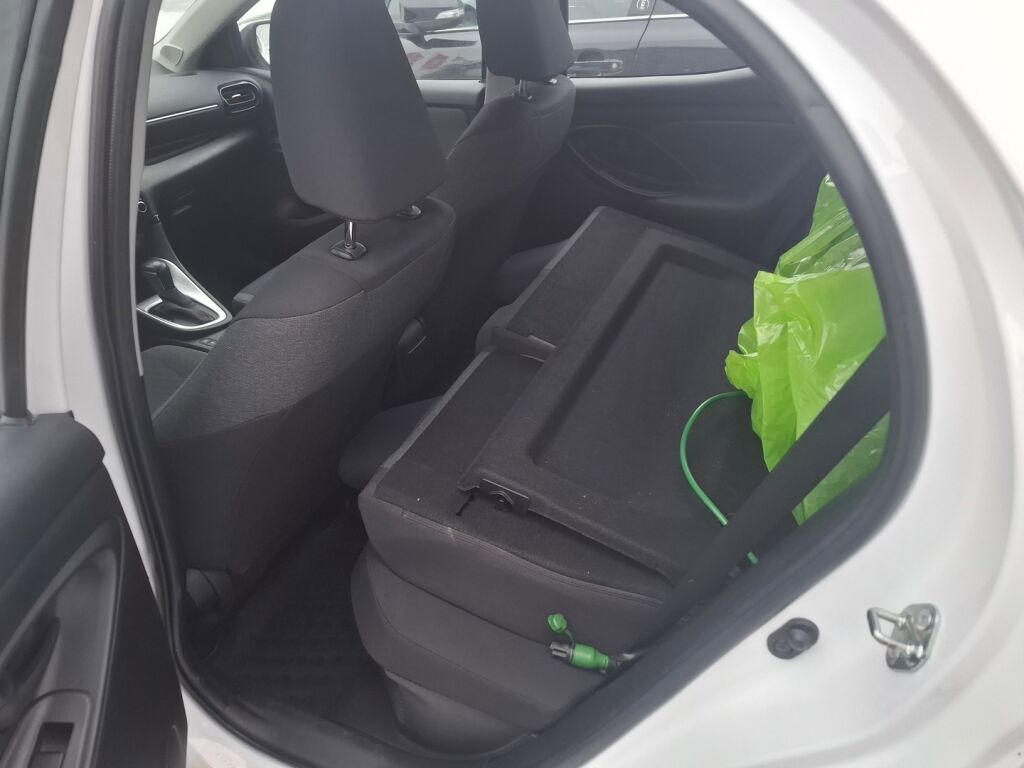 Toyota Yaris 2021 Valkoinen