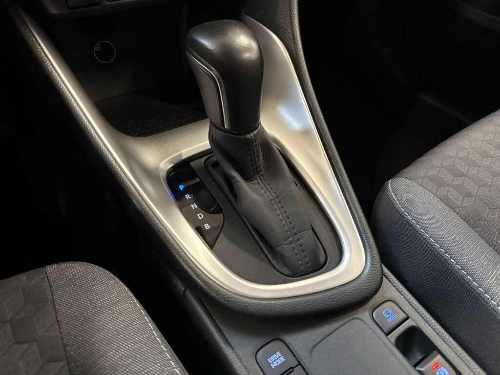 Toyota Yaris 2021 Valkoinen